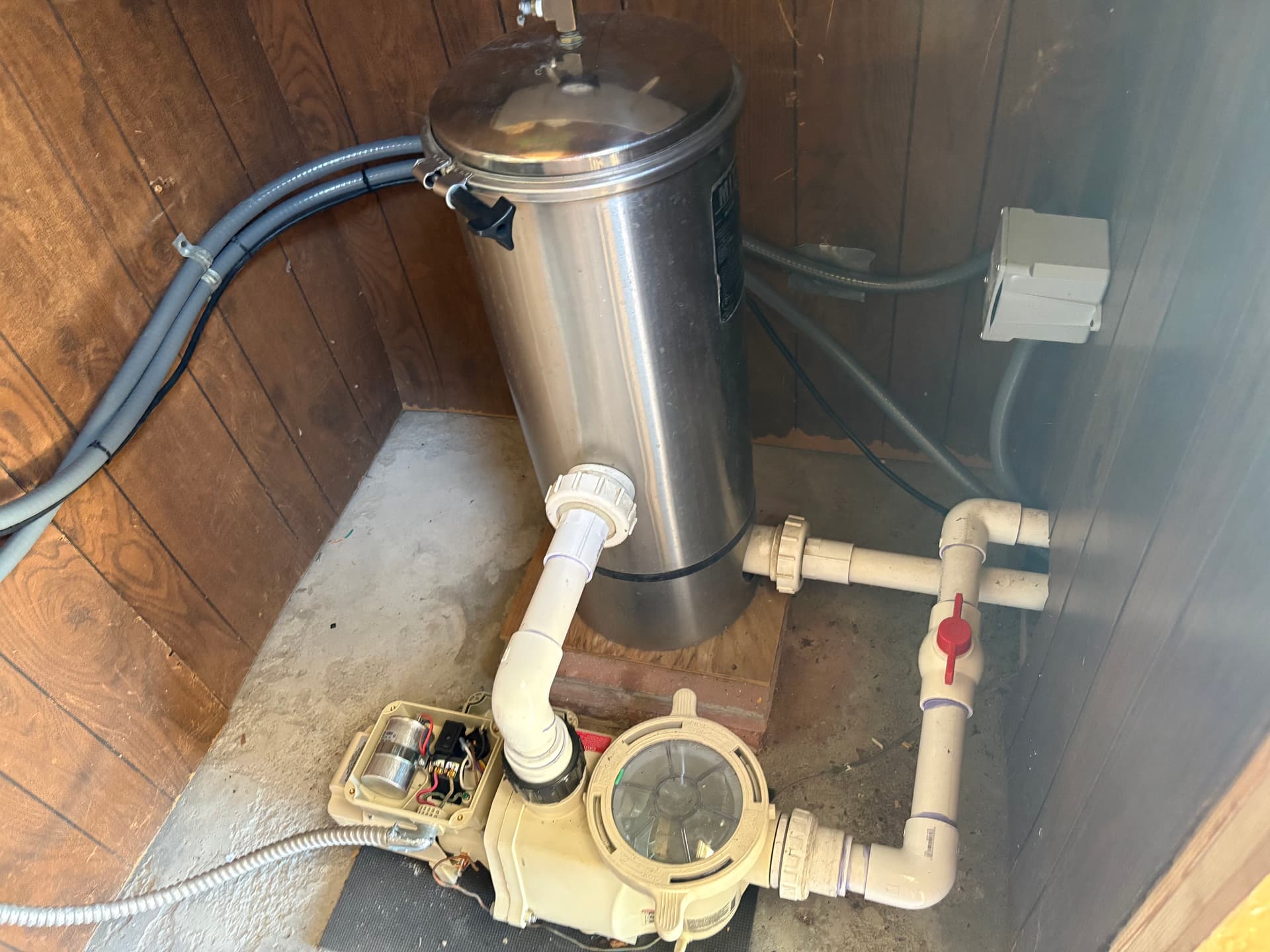 Gallery photos for Pool Pump and Lighting Installation Done Right: Image #1